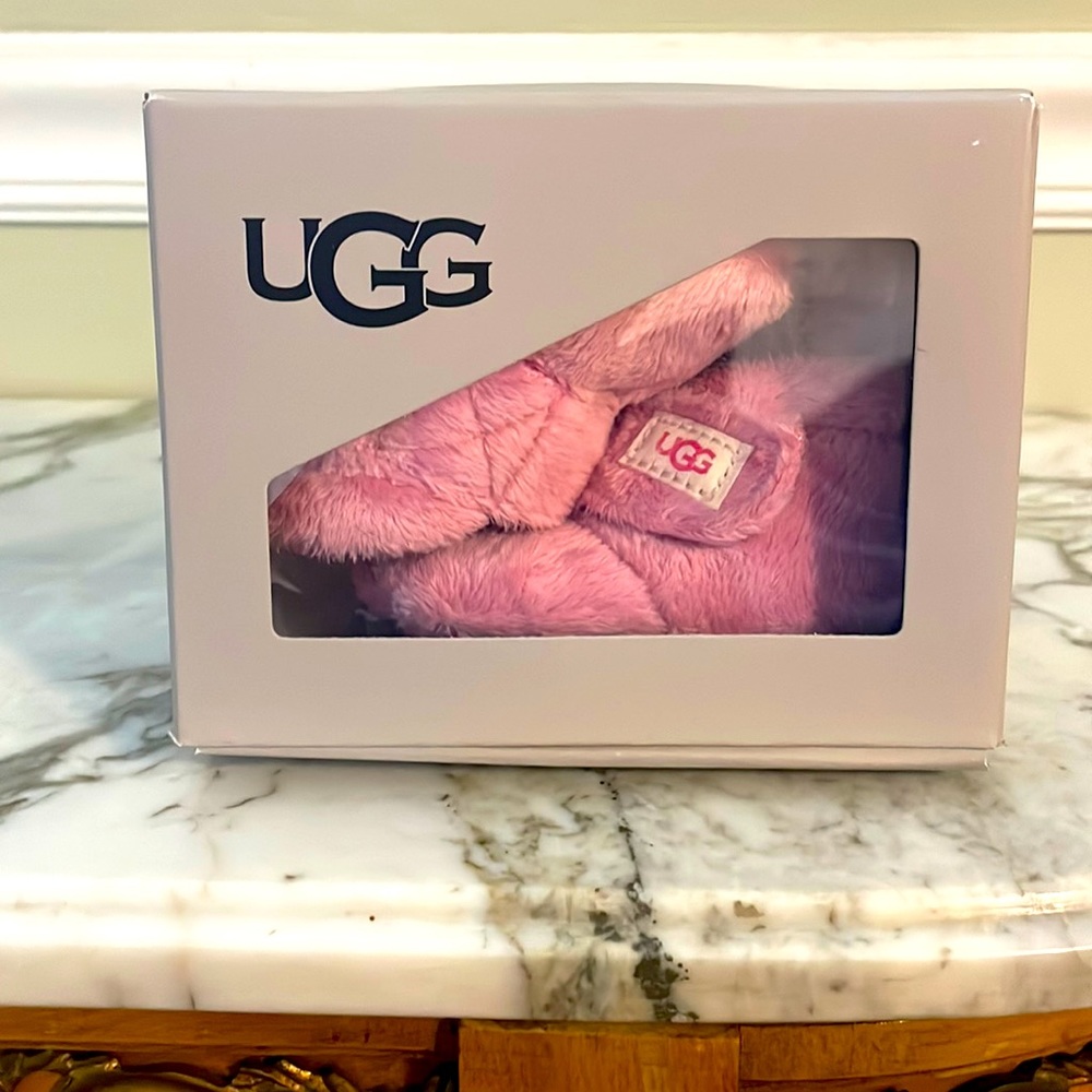 Newborn Pink Ugg Bixbee Boots, Size XS 0/1, Excellent Condition in original box